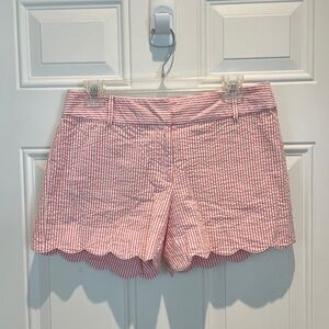 LOFT Outlet Pink White Seersucker Tailored Mid-Rise Shorts Size 2 Scalloped 4"